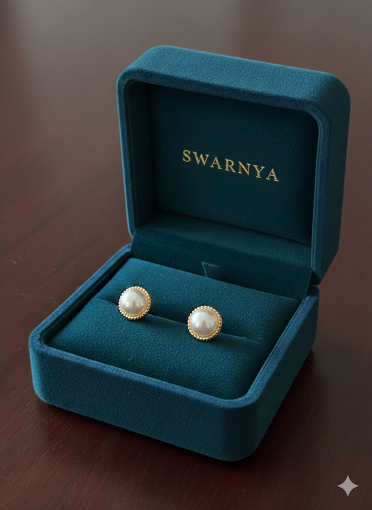 Aura Pearl Studs